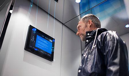 Informējiet un izklaidējiet ar jauniem multivides ekrāniem